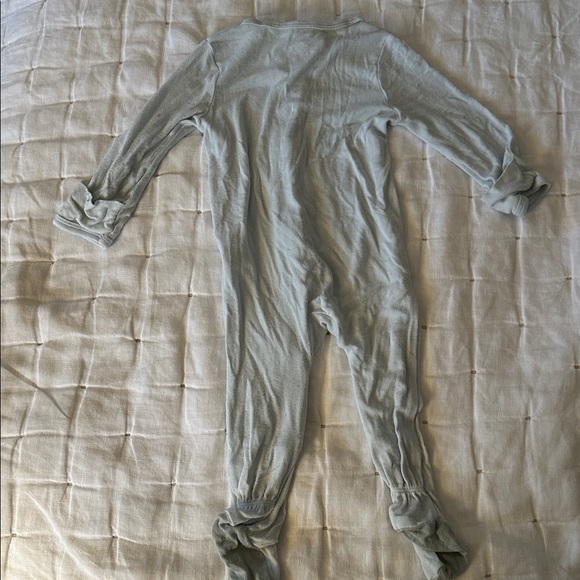 8 piece 6-9mo. Cozy Baby Boy Clothes (025) - Picture 11 of 16